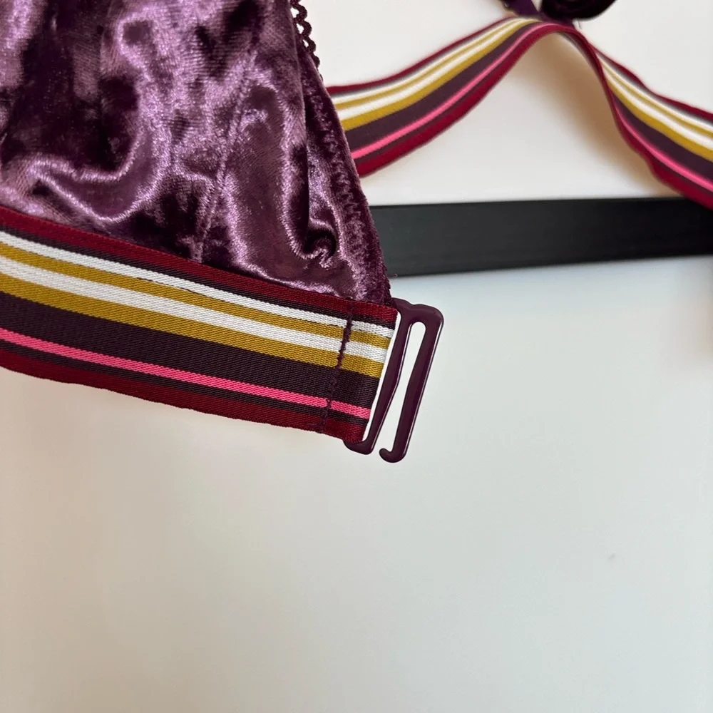 Victoria's Secret ‎ Unlined Strappy Triangle Velvet Bralette Bra Stripes Size XS